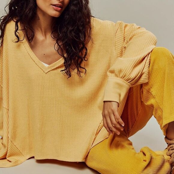 Free People Coraline Waffle Knit V-Neck Thermal Top in Varsity Gold/Yellow Sz M - Picture 3 of 12